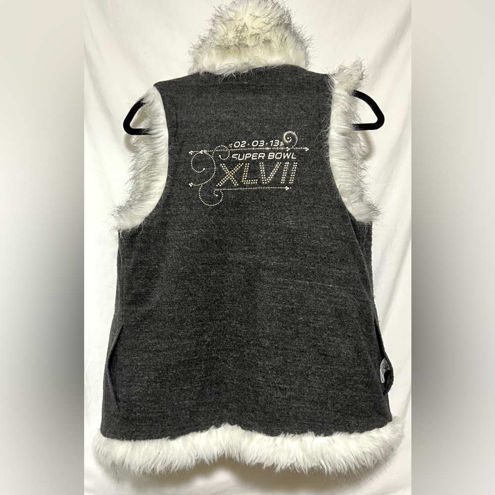Reversible White Faux Fur Vest Official NFL Apparel Super Bowl Cozy Warm Winter - Picture 9 of 15